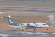 ANA機が飛行中に機内気圧が低下、緊急事態を宣言し大阪空港に着陸…ボンバルディアDHC-8-402型！