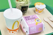 マックも導入の紙ストローに「飲み物がまずく感じる」大ブーイング　批判は小泉進次郎氏にまで飛び火！