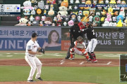 【画像】　韓国プロ野球の試合、たくさんのギャラリーに見守られる。