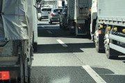 車ギリギリまで近づけて止まる奴なんなの