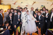 【画像】人気声優さんの結婚式写真、ヤバいものが映り込んでしまうwww