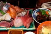 【画像】この刺身定食いくらだと思う？都内ね