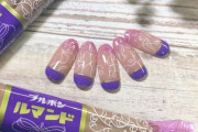 繊細なデザインのネイル…ってこれルマンドだ！　そっくりなのにしっかりかわいい「ルマンドネイル」が話題