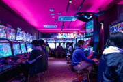 【悲報】ワイ24歳、ゲーセン店員になりたいのに根拠も無しにマッマに猛反対される