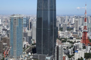 東京「日本一高いビル建てた！大阪のハルカスより高い330m！」台北「ウチは509m」ソウル「555m」上海「632m」東京「」