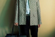 GUCCI JAPAN「…ジャケットや…ローファーなど、サバト・デ・サルノによる最新コレクションとともに、窓のある風景をテーマに日常をエレガントに表現しています」