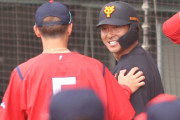 巨人長野さん、カープ西川の打席で謎のサインを送るｗｗｗ
