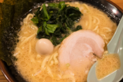 うちの兄はラーメン屋をやっていて、自粛期間中は休店を考えてたんだけど客の要望で短縮営業に。そしたら近所のラーメン屋に文句言われた。
