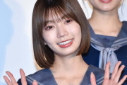 元日向坂46メンバー、銀座でノースリワンピ姿公開「綺麗すぎる」「スタイル良すぎ」の声