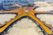 世界最大の異形のターミナルを持つ「北京大興国際空港」がついに始業！これもうSFの世界だろ…