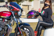 【悲報】バイク乗り女さん、愛車の写真には必ず映り込みたいｗｗｗｗｗｗｗｗｗｗｗ
