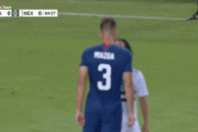 【GIF】サッカー界のチビ煽り…ガチで酷いｗｗｗｗｗｗｗｗ
