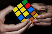 ルービックキューブ？そんなの片手で６面揃えられるｗｗｗｗｗ