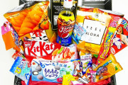 日本から届いた、びっくりな味のお菓子を色々食べてみた！