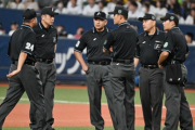 プロ野球「審判」 スタートは「年俸102万円」 1軍定着に「最低10年」の過酷な現実
