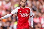 アーセナル、10番スミス・ロウが退団を決断か？英メディア「獲得したいクラブが後を絶たない…」