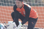 ほぼ全員海外組のサッカー日本代表、常連で唯一のＪリーガーは懐の深いＧＫ…清水加入の権田修一