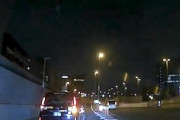 【動画】これは酷い。首都高湾岸線でバックする無茶苦茶なタクシーが撮影される。