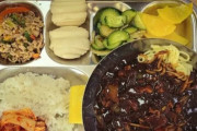 【画像あり】韓国人「韓国の給食に外国人もビックリ！」韓国の給食と海外の給食を比較した結果ｗｗｗ　韓国の反応