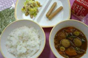 給食に生徒が「ふりかけ持参」で賛否　「弁当と給食は別物」猛反発した市議が語った問題の本質