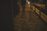 【心霊？】夜道で聞こえる『この正体不明の音』何？怖いんだが・・・