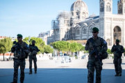 フランス陸軍外国人部隊の兵士たちは年末年始もマルセイユで「センチネル作戦」に従事！