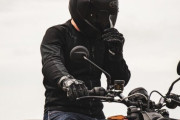 バイク乗るときってどんな服着てる？