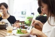 【衝撃】都内で働くOL、何の惜しげもなくランチに2000円使う模様