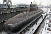 ロシアのラーダ級潜水艦「ヴェリーキエ・ルーキ」進水式…翌日に造船所トップが死亡！
