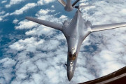 B-1Bランサー爆撃機2機が朝鮮半島に近接飛行、偵察機も相次いで韓国上空に展開！