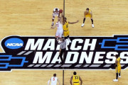NBAを熱心にフォローしているけれど、NCAAバスケにはあまり興味がないという人いる？