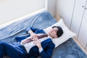 上司「睡眠何時間？」俺「8～9時間です」上司「みっともない。社会人は4時間以下が普通だぞ」
