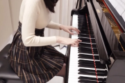 【速報】コスプレしながらピアノでアニソンを弾くユーチューバー限界突破してしまうｗｗｗｗ