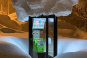 【まるでアイス】秋田の公衆電話がすごいことにwwwwwwww（画像あり）