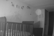 【動画】親「子供部屋に謎の光が現れたり、他にも謎の心霊現象が起きて怖い」 → 怖すぎる真実が明らかに・・・