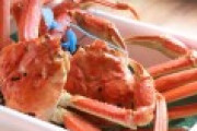 「カニの相場が暴落⤵」ロシア産が禁輸措置で在庫がだぶつき、昨年比4割安く売る店も出現！