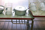 【驚愕】教師いじめ問題の東須磨小学校、給食であのメニューを中止にｗｗｗｗｗｗｗｗ