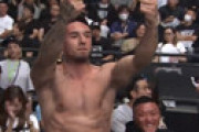 【動画】「RIZIN」 観客席の木村ミノル、裸になって安保瑠輝也に中指立てて炎上　アナ「ドーピング陽性です」