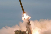 北朝鮮、最新の多連装自走ロケット砲「KN-09」を大量生産しロシアに供給へ！