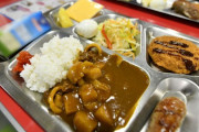 「自衛隊はカレーの無料配布を止めろ」市民団体がクレーム…石垣駐屯地！