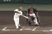 阪神・中野、珍しいキャッチャーゴロ