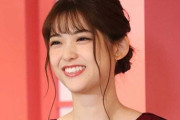 乃木坂46松村沙友理、28歳の誕生日を報告　花束やケーキを手に満面の笑み
