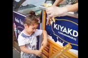 【動画】幼女、汚い大人に弄ばれてしまう・・・
