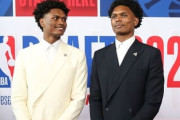 【NBA】レブロンがトンプソン兄弟を称賛「身体能力の塊だ。」