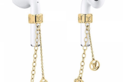 【朗報】もう「耳からうどん」とは言わせない！ルイヴィトンがAirPodsのアクセサリーを発売か