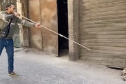 【動画】吹き矢を使って野良犬に狂犬病ワクチンを打つエジプト。