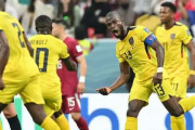 ホスト国カタール、W杯デビューの開幕戦は黒星　エクアドルに2失点完封負け