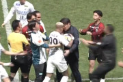 乱闘騒ぎで相手選手と額を突き合わせていた北海道コンサドーレ札幌の岩政監督「マジで冷静でした」