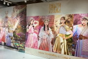 SHIBUYA TSUTAYA、ももクロ『イドラ』特大ビジュアル、サイネージ、特別展示を開催中！