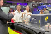 【悲報】上海モーターショーでBMWが外国人にだけアイスクリームを無料配布し大炎上ｗｗｗｗｗ